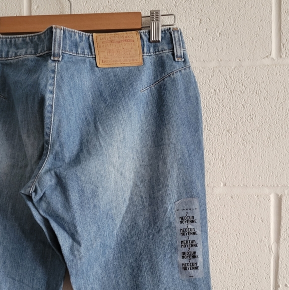 Levis Red Tag Light Wash Denim Jeans w/ Flare - Picture 3 of 3